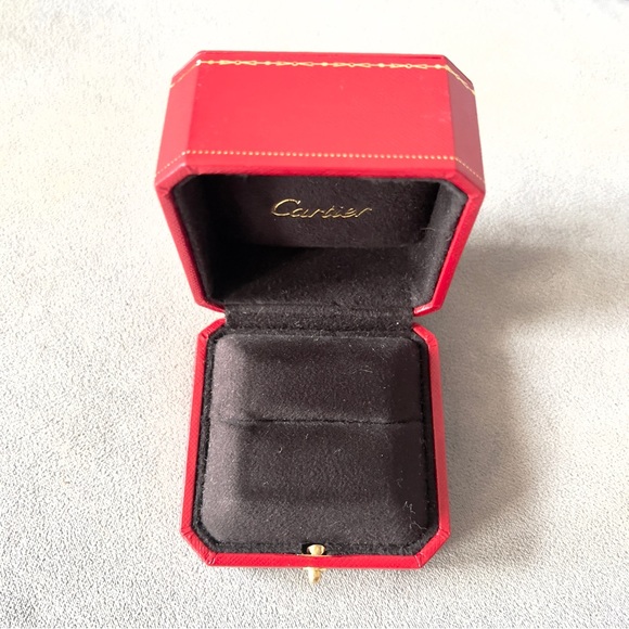 Authentic Pre Owned CARTIER Ring Box + Outer Box 2.90x2.90x2 inches - Picture 2 of 4